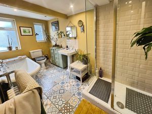 Bathroom - click for photo gallery